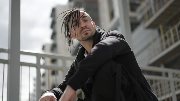 Денис Клявер & Gonopolsky - «Фиолетово-синий»