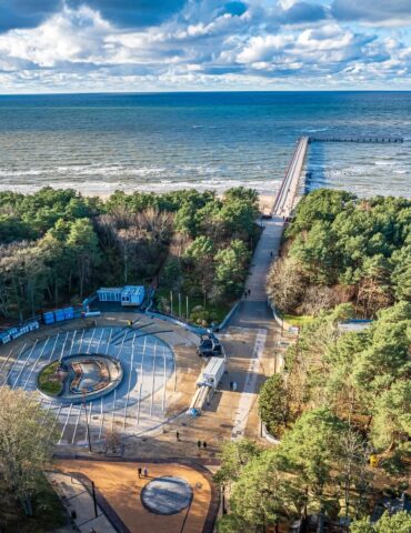 Открытие двух пунктов пропуска на границе с Беларусью, повышение расходов на популярные договоры страхования, установка ледового катка в Паланге и другие новости