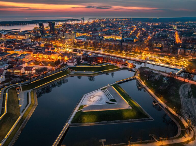 Водителям — пора менять шины, перевозчики ждут коридора, вице-министр культуры подал в отставку и другие новости 577783358 10233329570355905 5355802433358210228 n