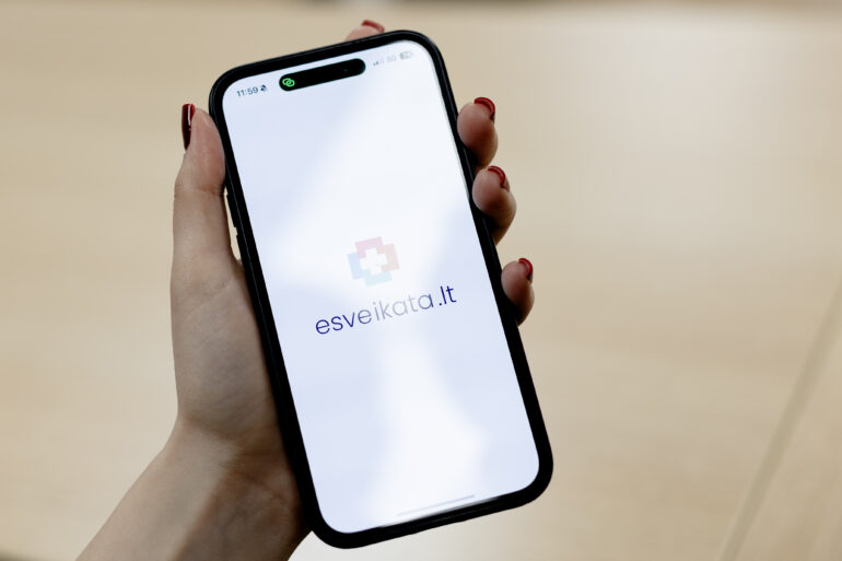 Водителям — пора менять шины, перевозчики ждут коридора, вице-министр культуры подал в отставку и другие новости cj6ihdud5iq