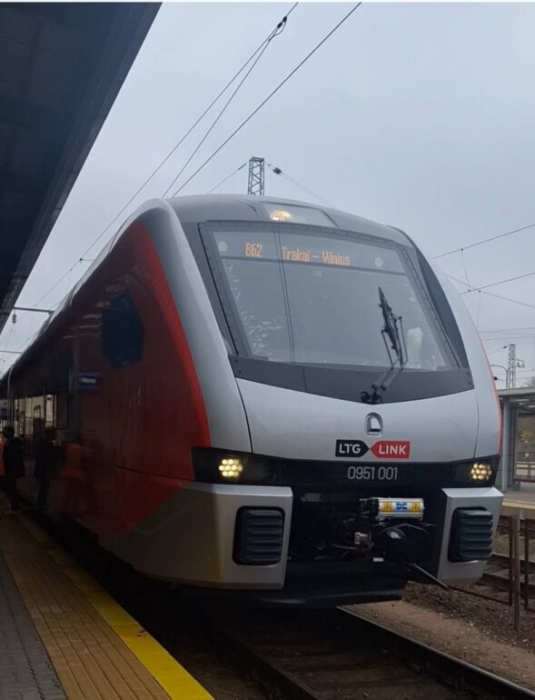 Водителям — пора менять шины, перевозчики ждут коридора, вице-министр культуры подал в отставку и другие новости photo 2025 11 07 09 05 16