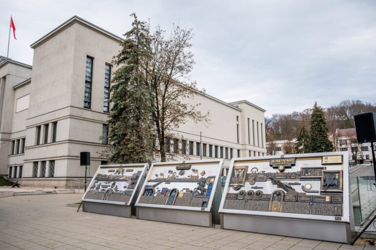 Водителям — пора менять шины, перевозчики ждут коридора, вице-министр культуры подал в отставку и другие новости photo 2025 11 07 17 31 34