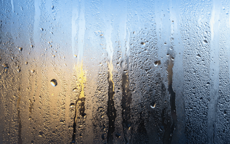 Лайфхак: как сделать так, чтобы стёкла в машине не запотевали