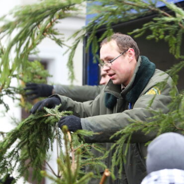 Планов по повторному закрытию границы с Беларусью пока нет; подготовлен законопроект, направленный на пожилых людей; бесплатные еловые и сосновые ветки и другие новости