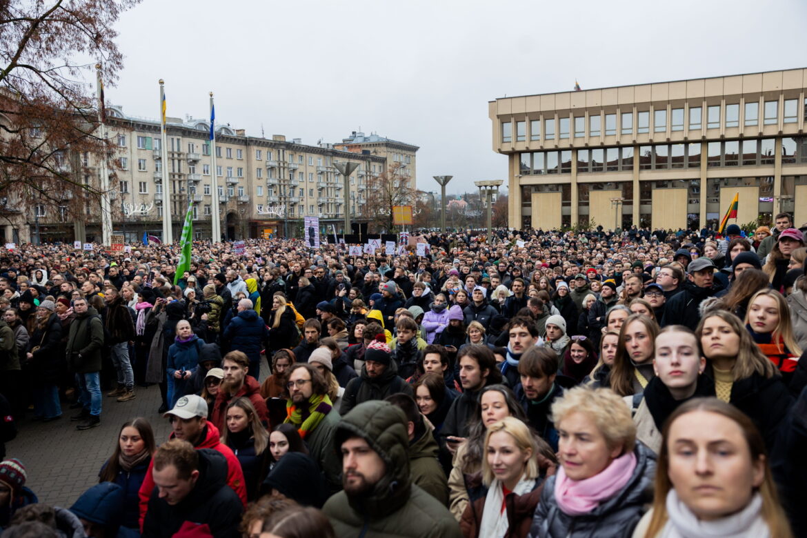 Экстремальная ситуация на всей территории Литвы, Санта-Клаусы на квадроциклах, акция протеста Šalin rankas nuo laisvo žodžio! и другие новости