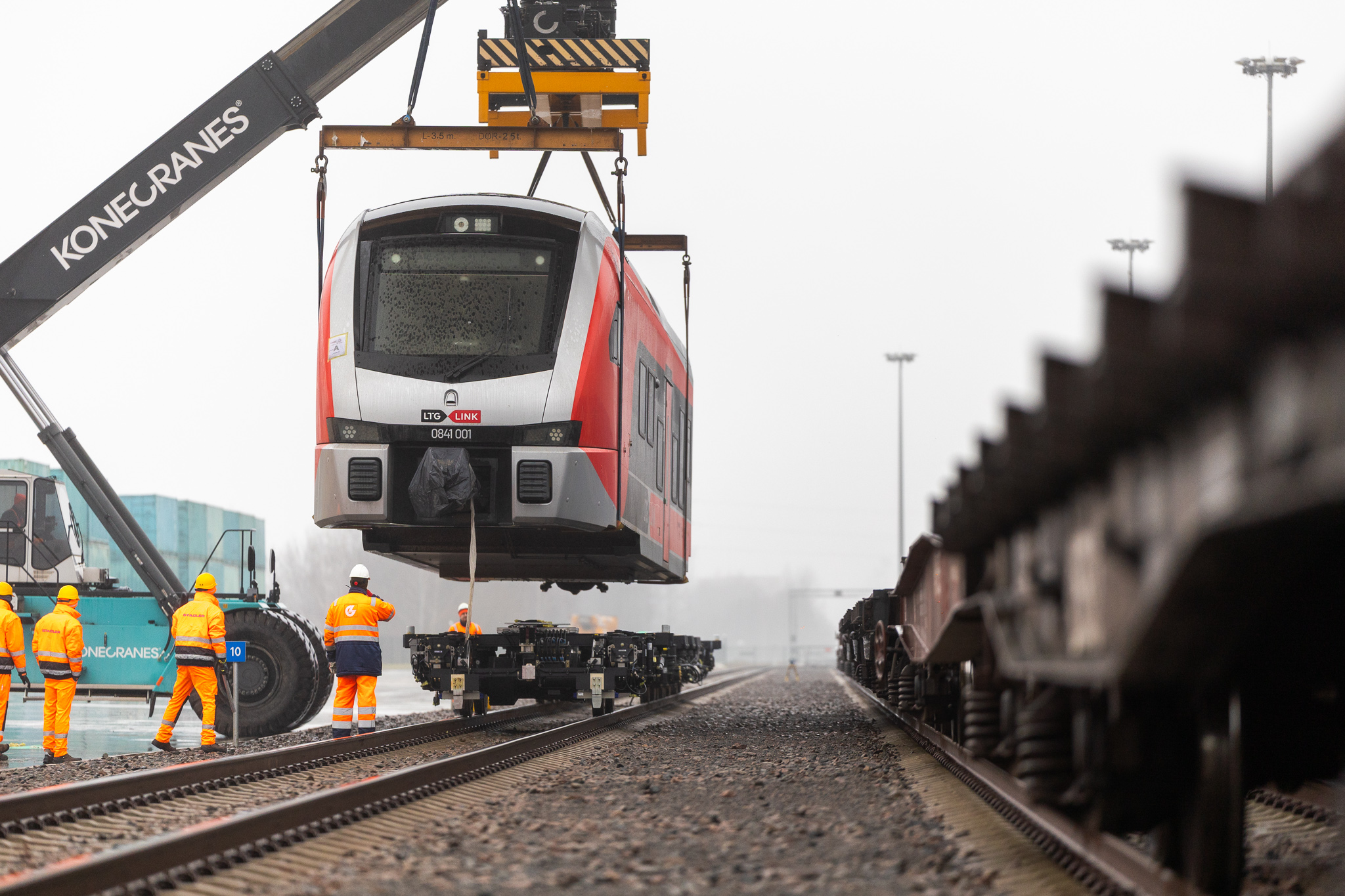 Рост количества уроков литовского в школах нацменьшинств, первый поезд на аккумуляторных батареях, бронзовая медаль B-Girl Nicka и другие новости LTG Link nuotr.