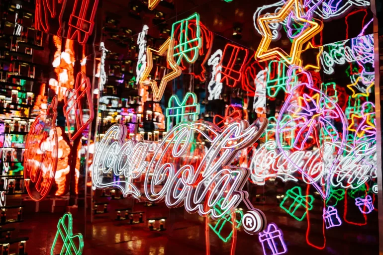 Выгода самоуправлениям от строительства полигонов, сбор за мелкие посылки из-за рубежа, рождественский караван Coca-Cola в Вильнюсе и другие новости