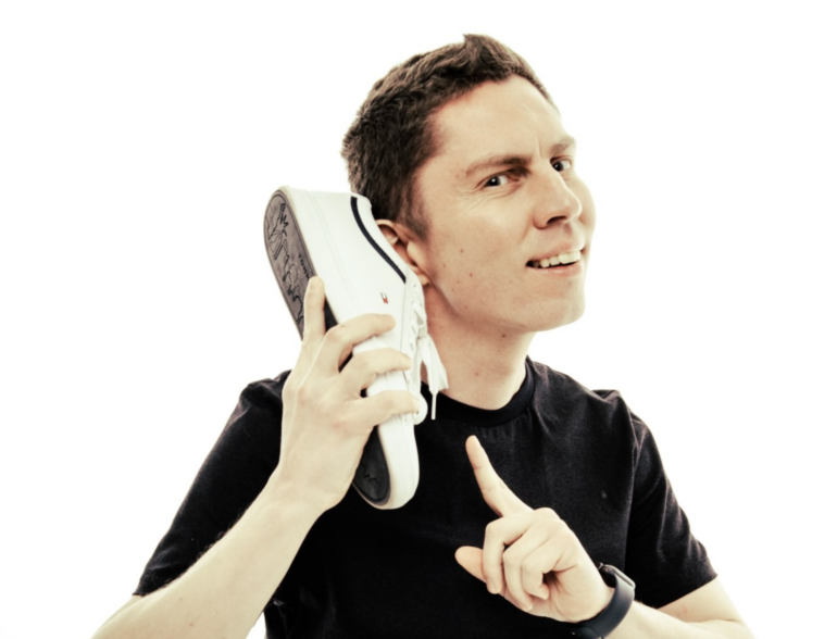 В программе «Соль и перец» — Антон Герасимов. В Вильнюсе впервые выступят резиденты рижского Stand Up клуба