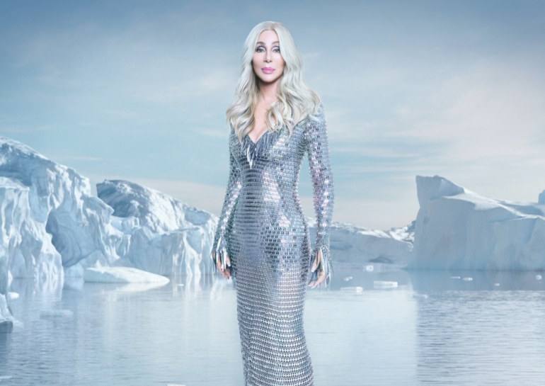 Cher - «Christmas Is Here»