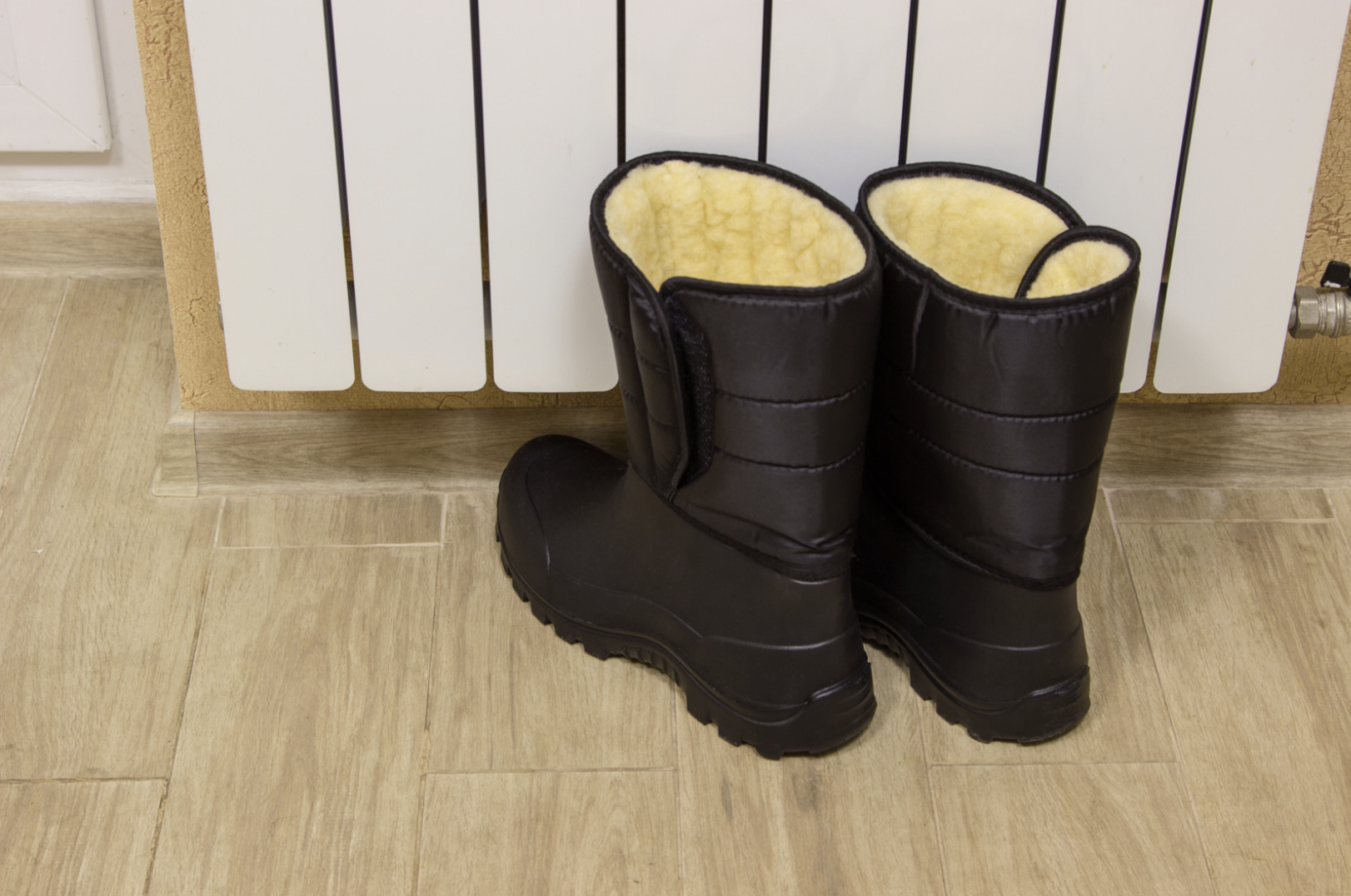 Лайфхак: как быстро высушить мокрую обувь Как быстро высушить мокрую обувь