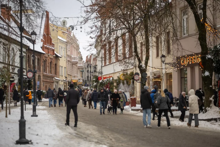 Поздравление православных с Рождеством, на 10 тысяч больше вильнюсцев в рамках кампании Tapk vilniečiu, экологичная альтернатива утилизации ёлок и другие новости