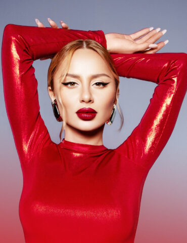 Anna Asti - «Плачу на техно»