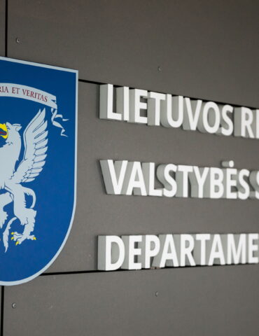 Департамент госбезопасности (VSD) о результатах разведки, ещё один чартерный рейс из ОАЭ в Литву, дебют литовского парасноубордиста на Паралимпиаде и другие новости