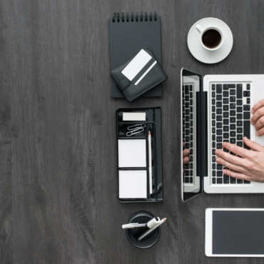 Ухудшенное эмоциональное состояние 26% сотрудников, сложная дорожная ситуация во многих городах, уникальная операция в клиниках Santaros и другие новости