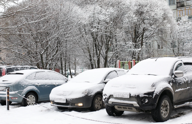 Реальная опасность заснеженного автомобиля, консультации по полигону для жителей Кампчяместиса, ответственность за сосульки на зданиях и другие новости