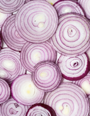 Лайфхак: как не плакать при нарезке лука