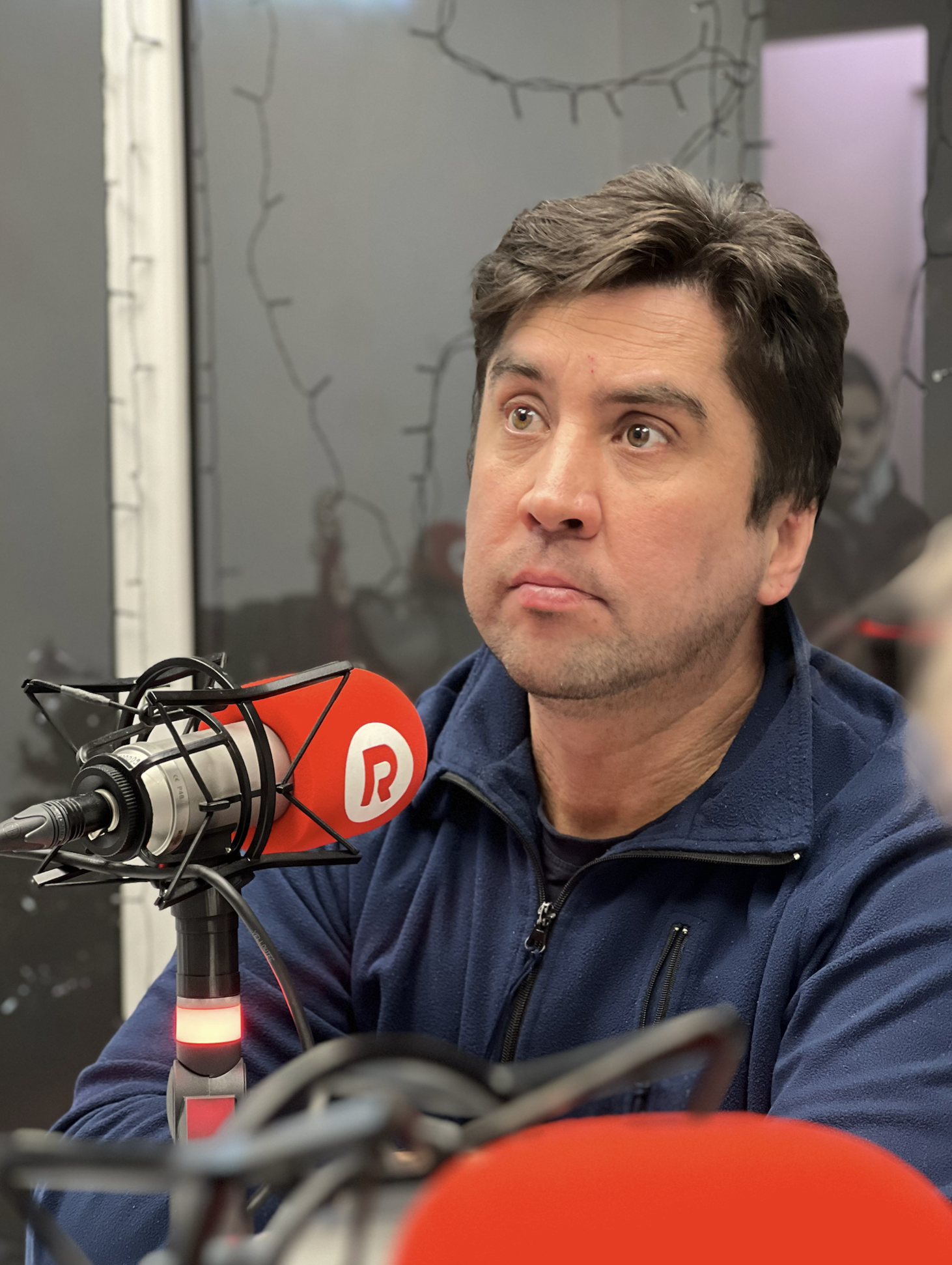 Финал сезона, юмор как спорт и путь на сцену из зрительного зала: Ричард Витчас о стендапе в Вильнюсе