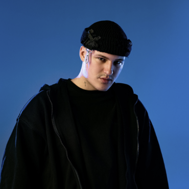 HOLLYFLAME – «Тону»