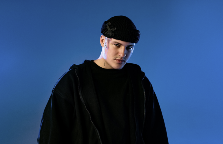 HOLLYFLAME – «Тону»