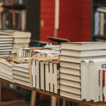 3 книги к Вильнюсской книжной ярмарке: литовская классика, поэзия для детей и Гонкуровский лауреат