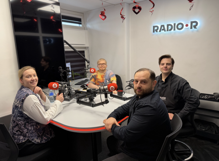 Стрижка в прямом эфире. Как барберы прямо в программе «Соль и перец» делали стрижку Гинтарасу Зукасу