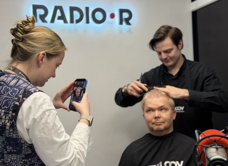 Стрижка в прямом эфире. Как барберы прямо в программе «Соль и перец» делали стрижку Гинтарасу Зукасу