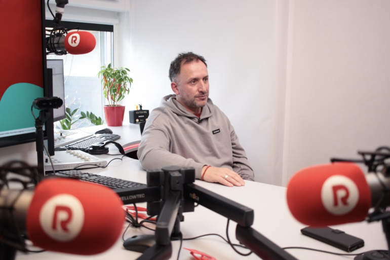 Эрнест Алесин: «Радио — как театр. Если будешь неискренним, слушатели сразу это почувствуют»