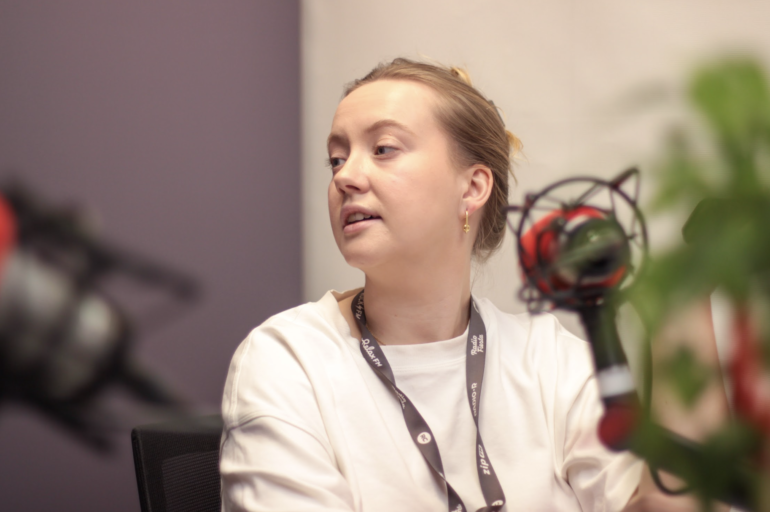 Эвелина Никанорова: «Не считаю себя популярной, считаю себя обычным простым человеком»