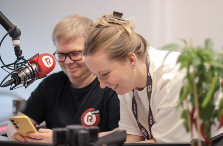 Эвелина Никанорова: «Не считаю себя популярной, считаю себя обычным простым человеком»