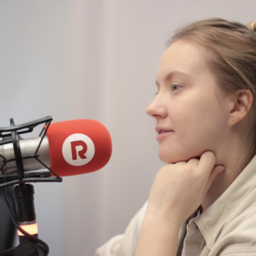 Эвелина Никанорова: «Не считаю себя популярной, считаю себя обычным простым человеком»