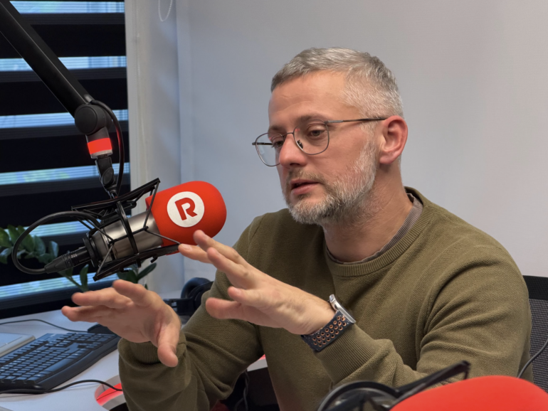 Женя Соленков: «Разговаривать с тысячами людей, которых не видишь, — это морально нелегко»