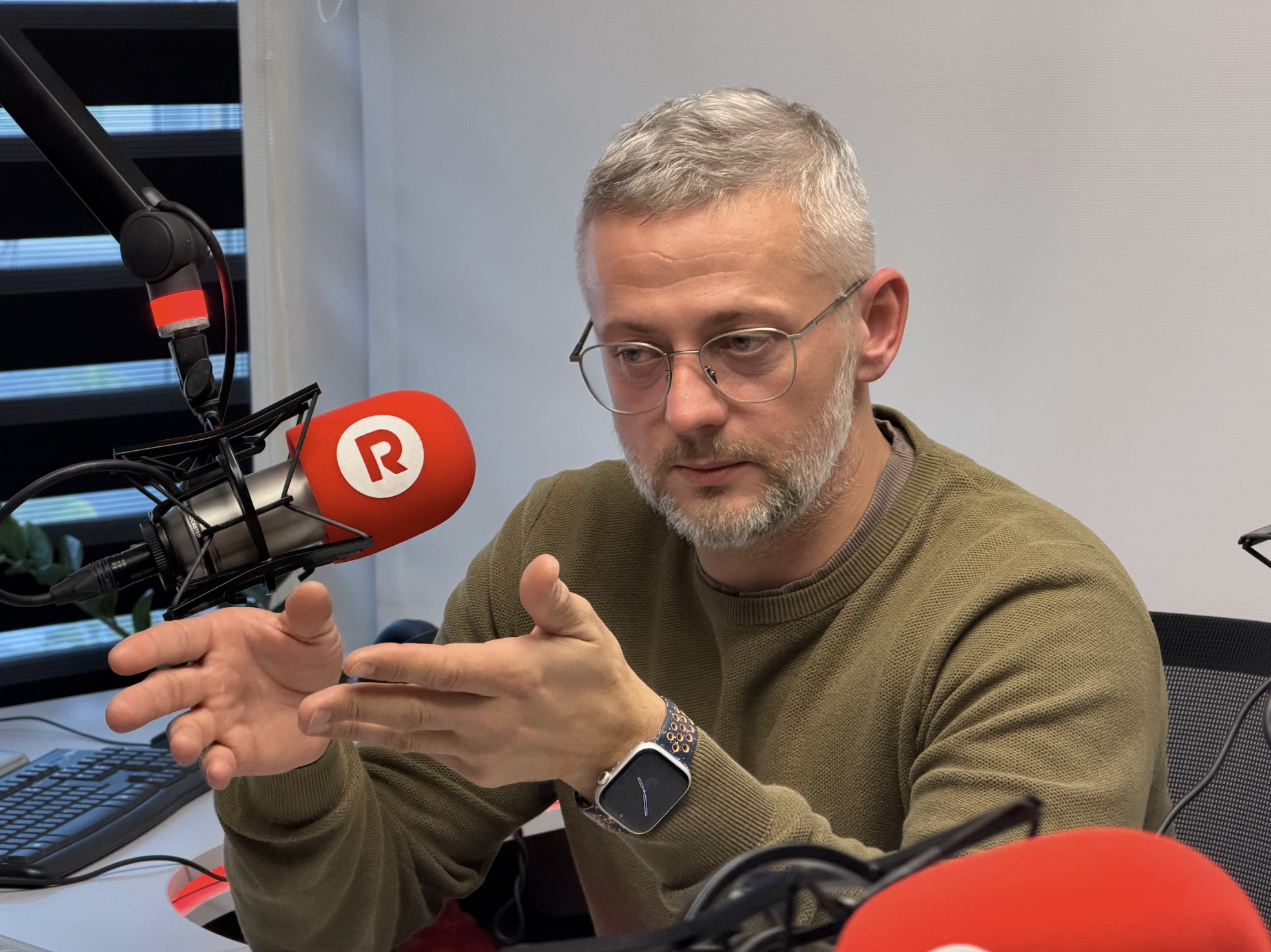 Женя Соленков: «Разговаривать с тысячами людей, которых не видишь, — это морально нелегко»