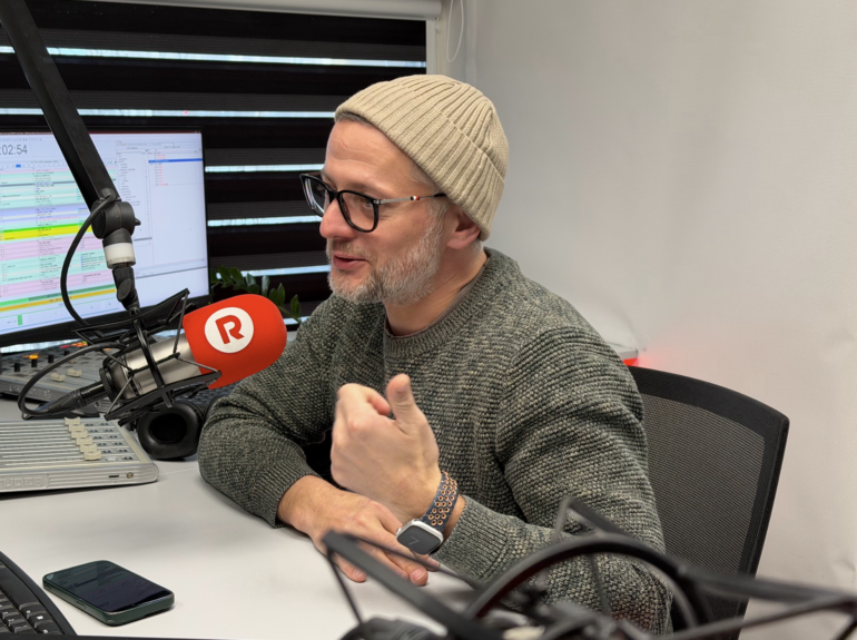 Женя Соленков: «Разговаривать с тысячами людей, которых не видишь, — это морально нелегко»