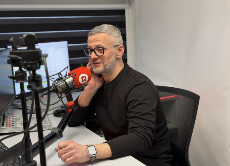 Женя Соленков: «Разговаривать с тысячами людей, которых не видишь, — это морально нелегко»