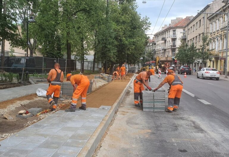 В Вильнюсе песок после производства тепла будут использовать для ремонта тротуаров
