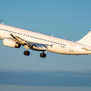 Летний авиасезон: больше рейсов и направлений