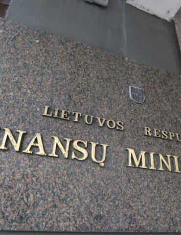 Министр финансов о снижении акциза на дизель, возвращение 356 задержанных в Беларуси грузовиков, 653 тысячи человек за чертой бедности и другие новости