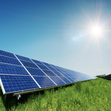 Солнечный парк Elektrum Lietuva в Шальчининкском районе, управление гимназией в Алитусе, приглашение скачать приложение KOVAS