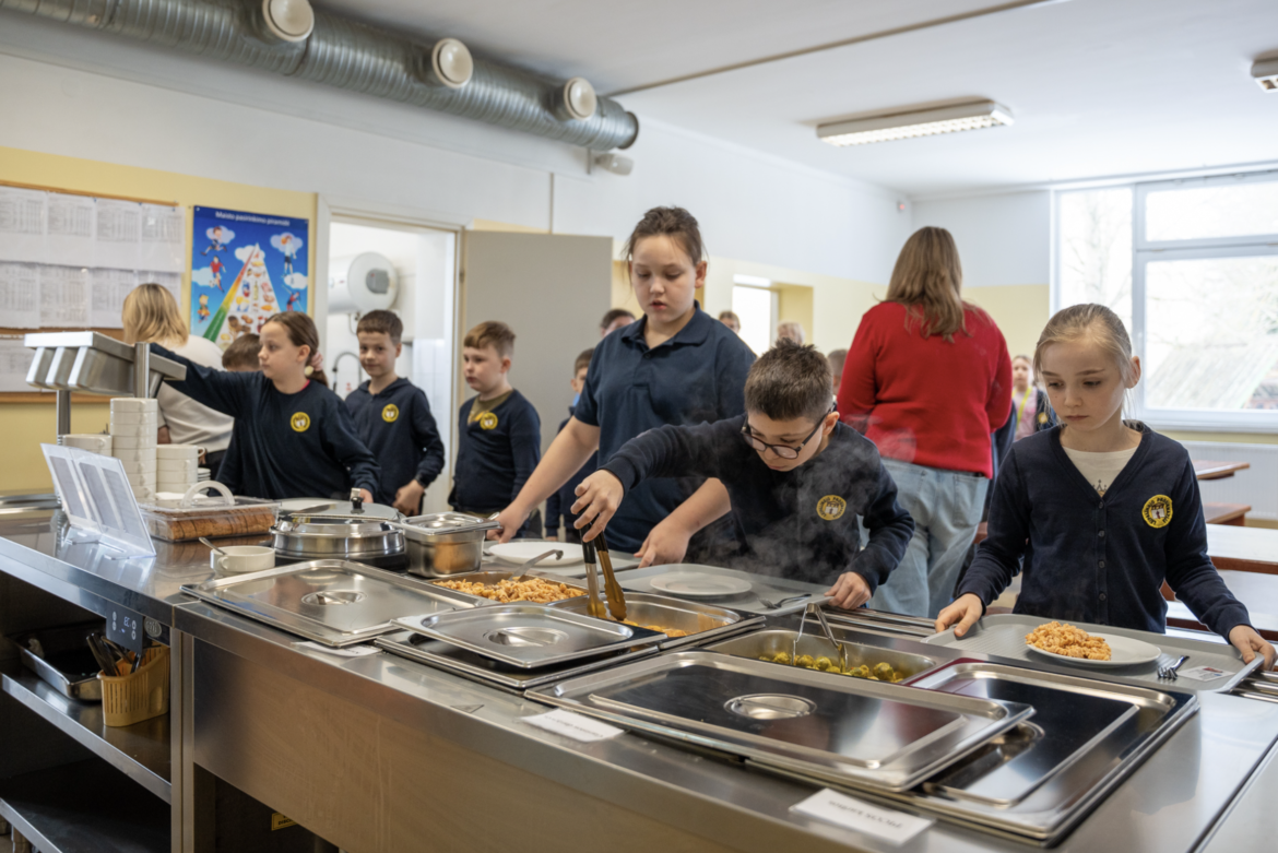 В одной из школ в Друскининкай ввели «шведский стол»