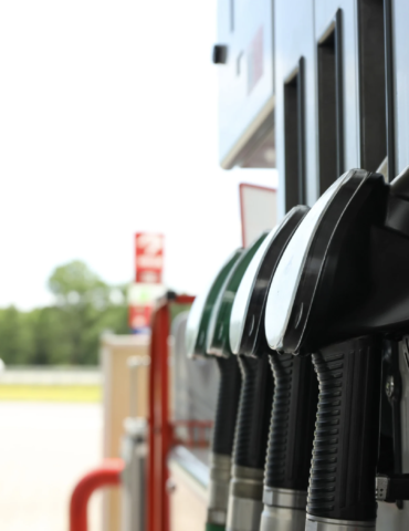 Поддержка жителей и бизнеса при росте цен на топливо, День спасителей евреев, дроны для борьбы с контрабандой и другие новости