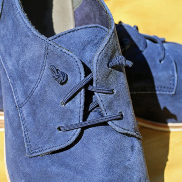 Как быстро освежить обувь без стирки?