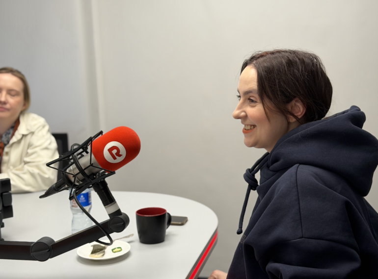 Актриса Вильнюсского старого театра и мастер дубляжа Евгения Карпикова: о театре, «голосе из телевизора» и семейном бренде