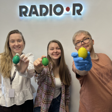 Три простые техники + немного спонтанности = праздник. Как слушательница RADIO•R прямо в эфире устроила покраску яиц к Пасхе