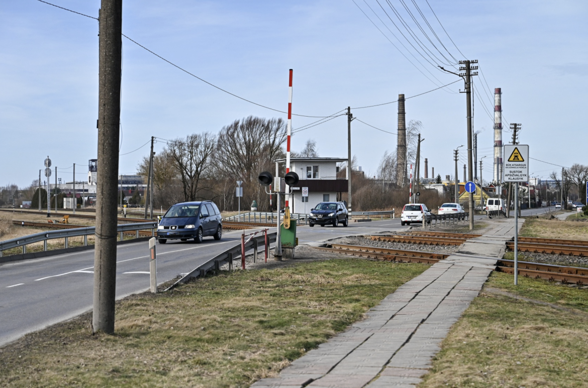 В Паневежисе на два дня закроют переезд на улице Pušaloto