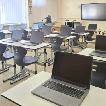 В школах Шяуляя обновляют технику и учебное оборудование