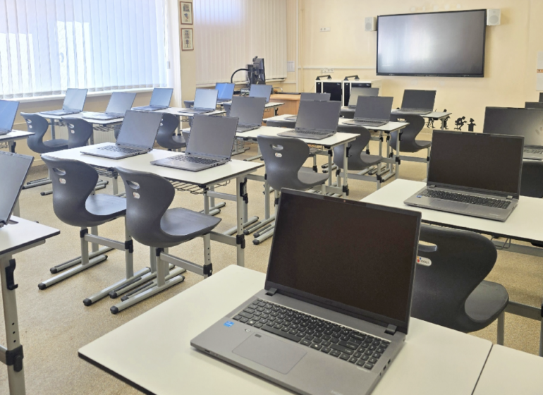 В школах Шяуляя обновляют технику и учебное оборудование