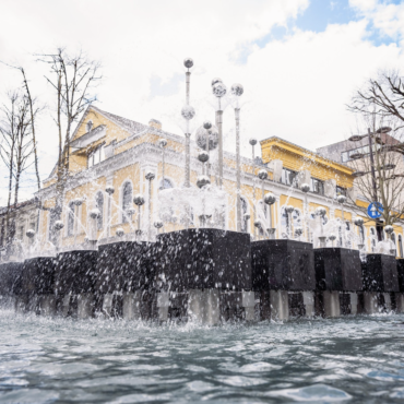 В Каунасе снова заработали городские фонтаны