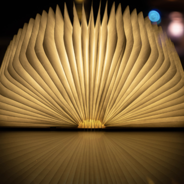 Ольга Велавичюте и 3 космические книги: о Вселенной, Луне и поэзии