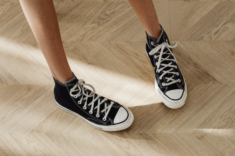 Как «разносить» новую обувь дома?