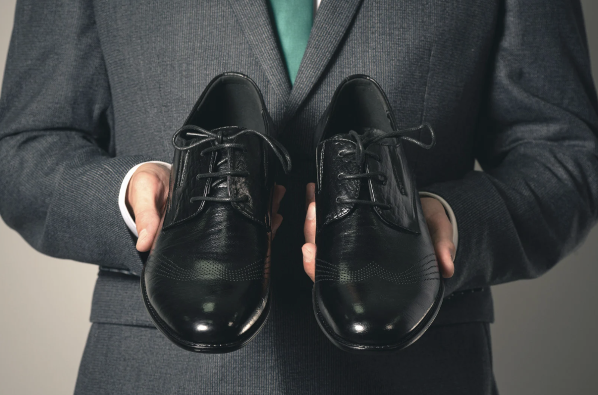 Как «разносить» новую обувь дома?